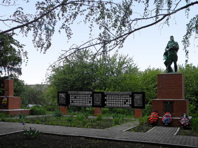 Братская могила советских воинов, погибших в боях с фашистскими захватчиками в 1943 году. c.  Булановка.